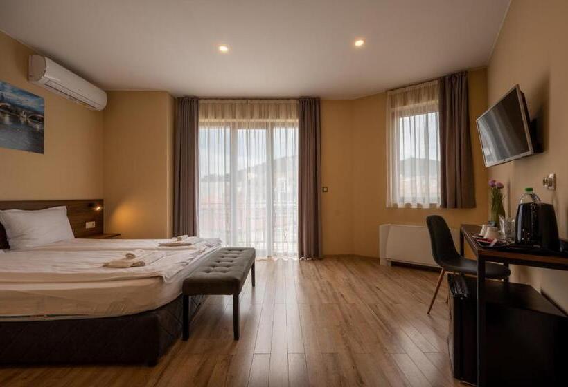 호텔 семеен хотел константинови