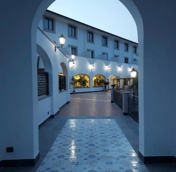 هتل Al Balhara Resort