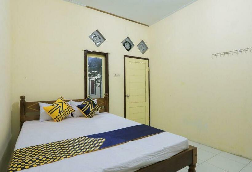 בית מלון כפרי Spot On 2371 Islami Family Residence