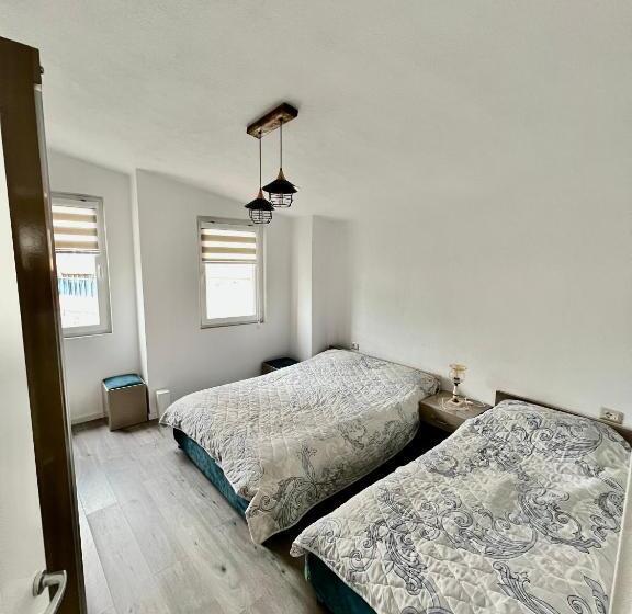 پانسیون Vila Nikolla