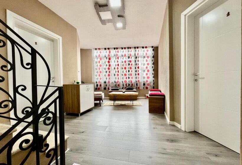 پانسیون Vila Nikolla