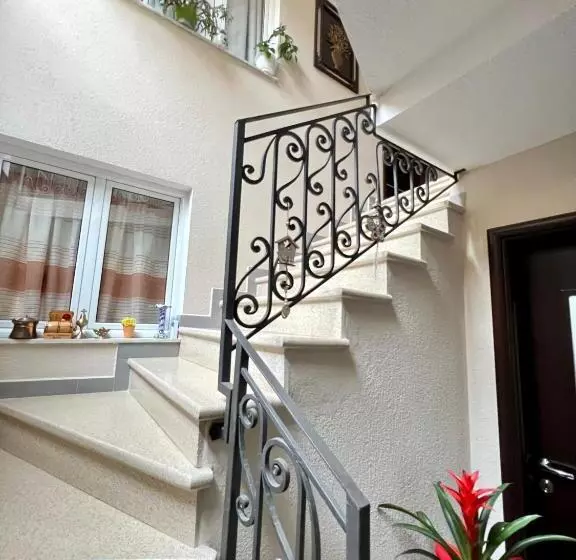 پانسیون Vila Nikolla