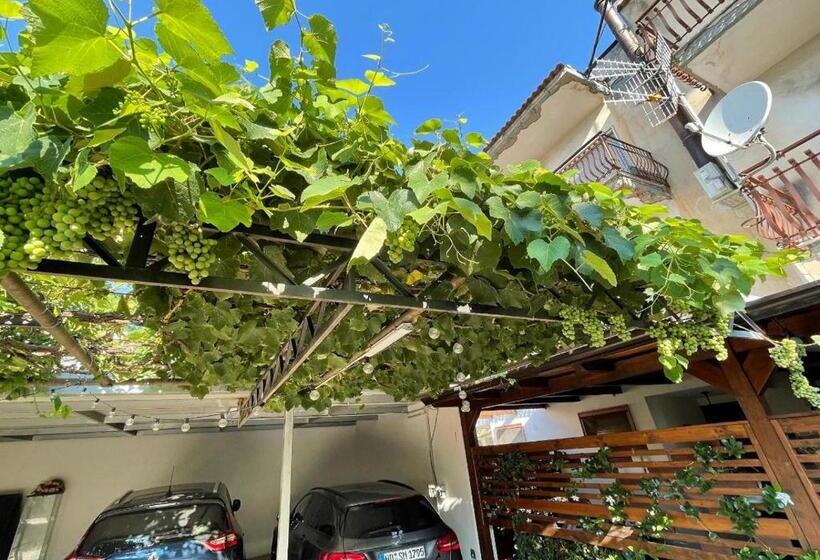 تختخواب و صبحانه Familiainn Rooms & Apartments