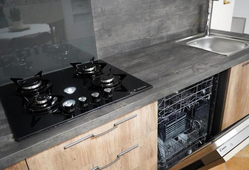 تختخواب و صبحانه Familiainn Rooms & Apartments