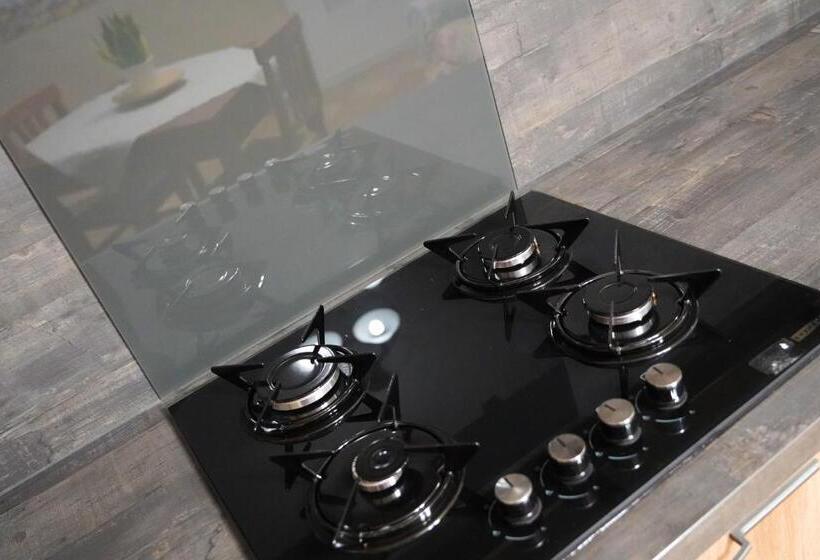 تختخواب و صبحانه Familiainn Rooms & Apartments