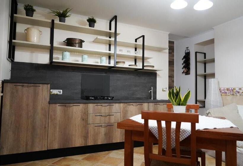 تختخواب و صبحانه Familiainn Rooms & Apartments