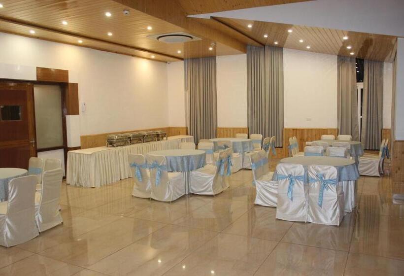 Отель Abhilashi Residency & Spa   Centrally Heated & Air Cooled