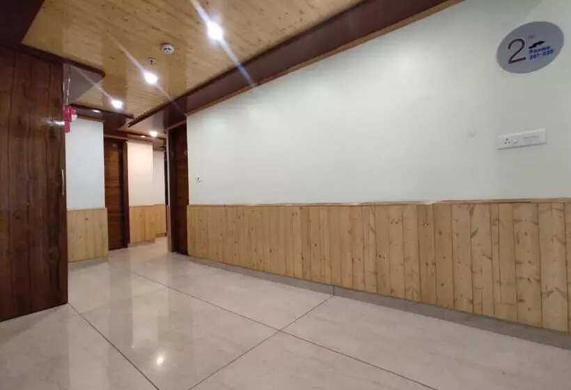 ホテル Abhilashi Residency & Spa   Centrally Heated & Air Cooled