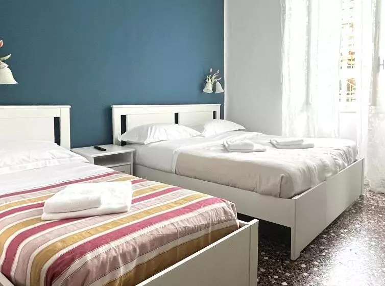 ホテル Baia Di Levanto