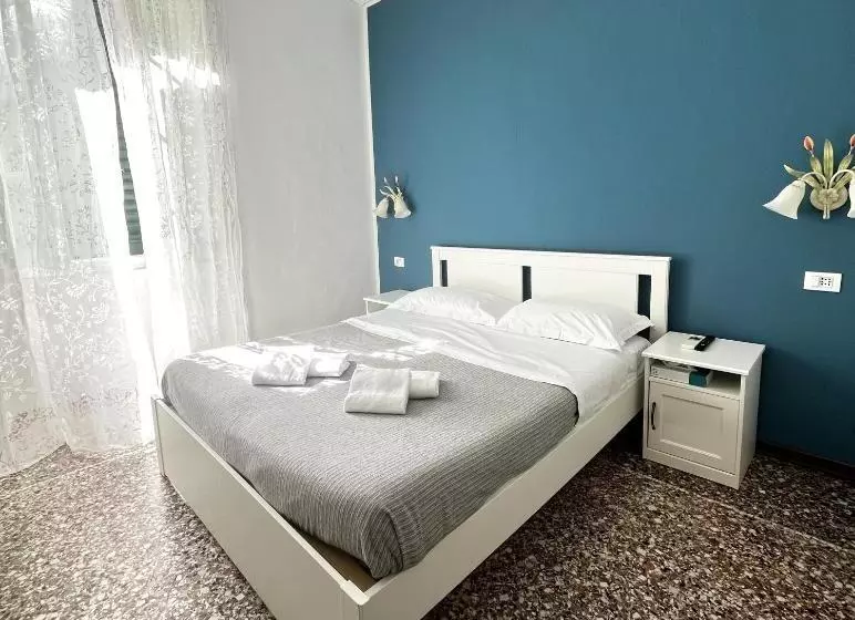 ホテル Baia Di Levanto