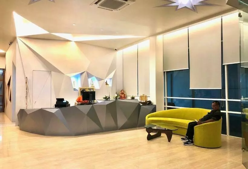 هتل โรงแรมโกลว์ รัตนา เพลส