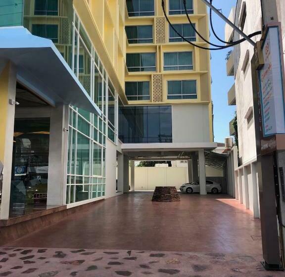 酒店 โรงแรมโกลว์ รัตนา เพลส