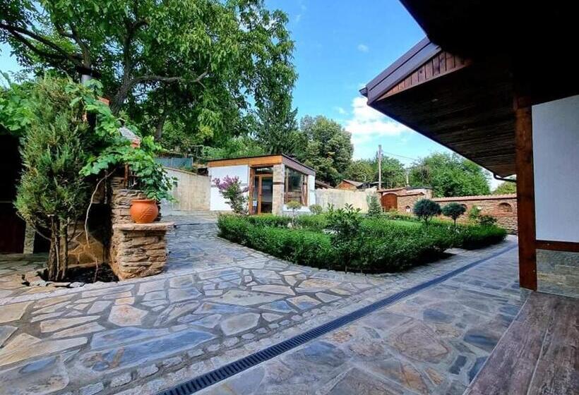 فندق семеен хотел берое