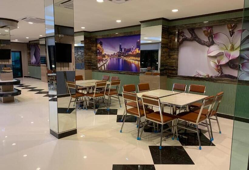 Отель โรงแรมมาลินี