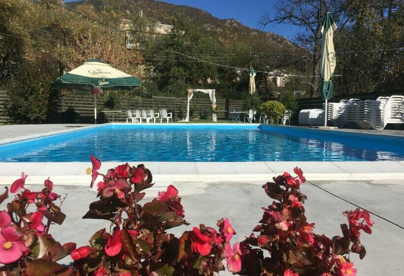 בית מלון כפרי маймун дере басейн, хотел, италианска пица