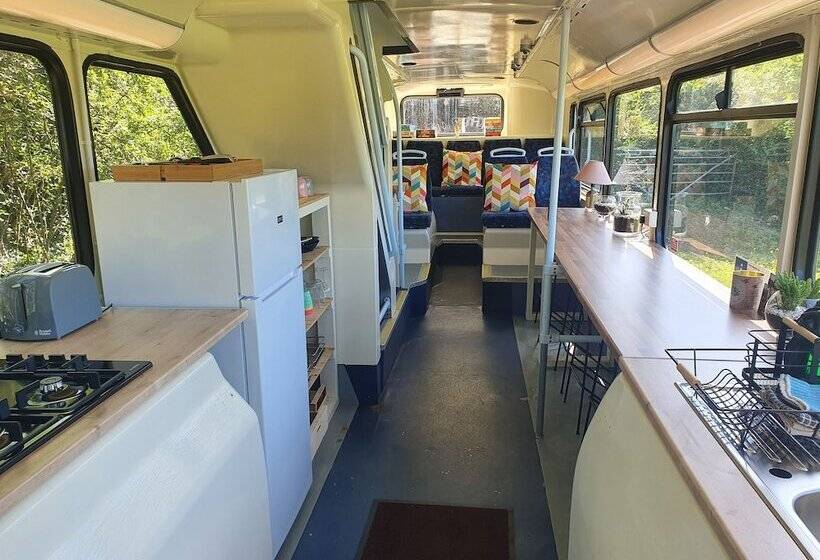 Double Decker Bus On An Alpaca Farm Sleeps 8, 5 Mins Drive To Dartmoor