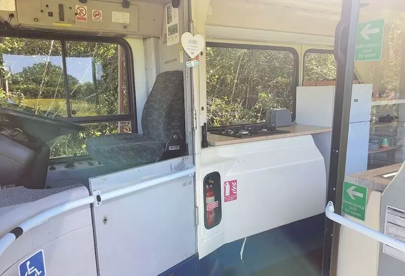 Double Decker Bus On An Alpaca Farm Sleeps 8, 5 Mins Drive To Dartmoor