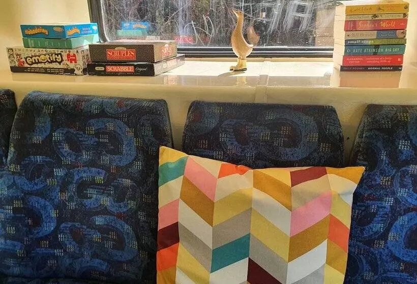 Double Decker Bus On An Alpaca Farm Sleeps 8, 5 Mins Drive To Dartmoor