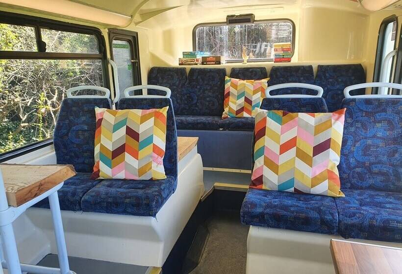 Double Decker Bus On An Alpaca Farm Sleeps 8, 5 Mins Drive To Dartmoor