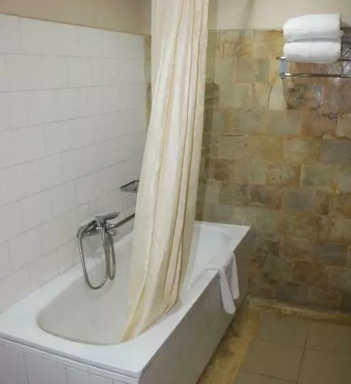 Hotelli Tanjung Lesung Beach