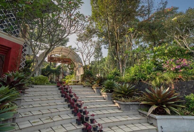 בית מלון כפרי The Village Resort Bogor