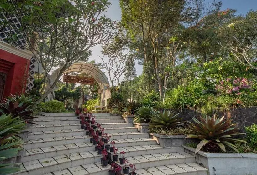 Hotelli The Village Resort Bogor