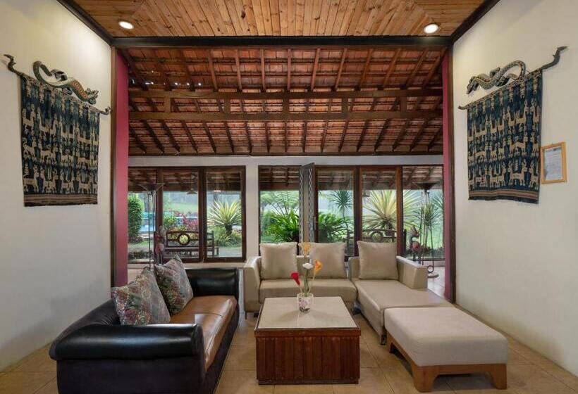 בית מלון כפרי The Village Resort Bogor