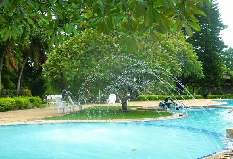 Muaklek Paradise Resort