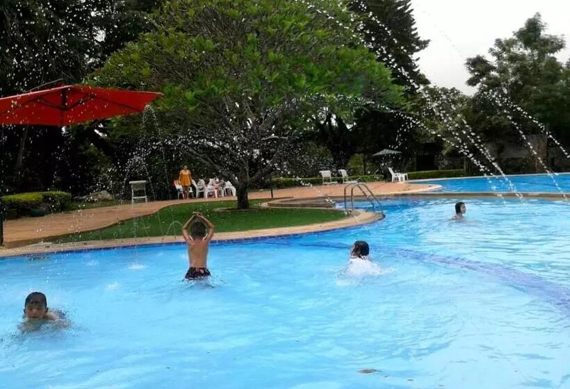 Muaklek Paradise Resort