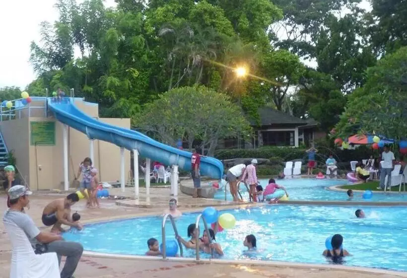 Muaklek Paradise Resort