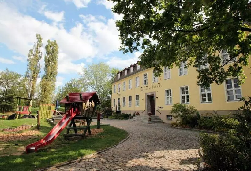 ペンション Familien Und Freizeithotel Gutshaus Petkus