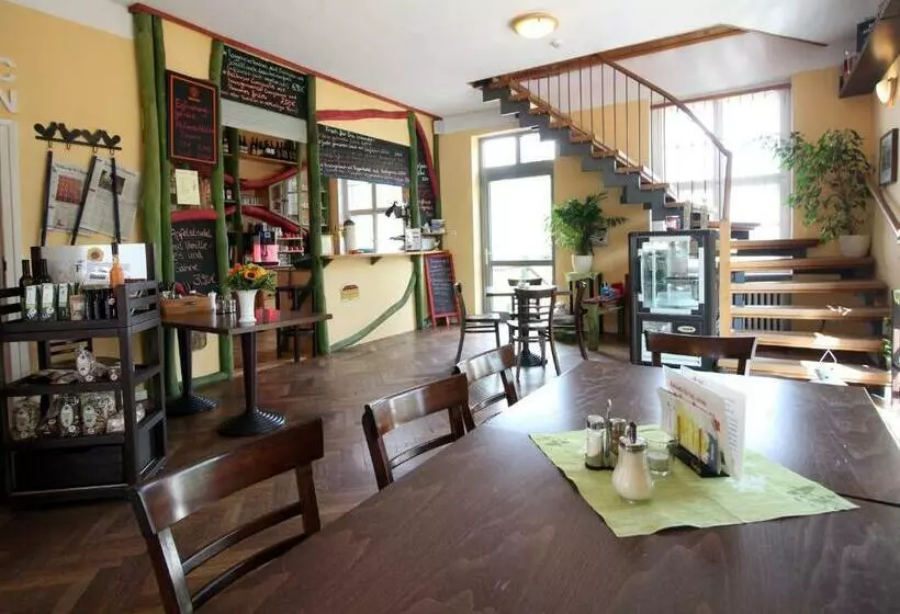 ペンション Familien Und Freizeithotel Gutshaus Petkus