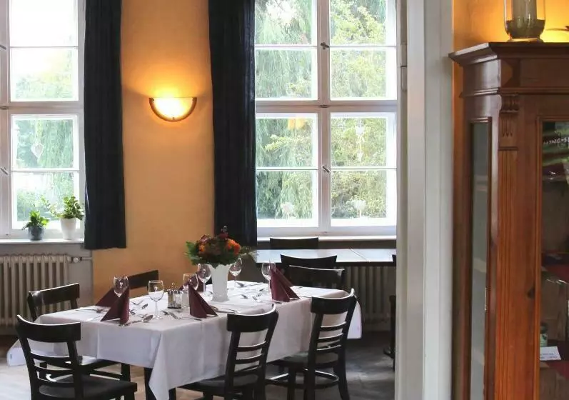 ペンション Familien Und Freizeithotel Gutshaus Petkus