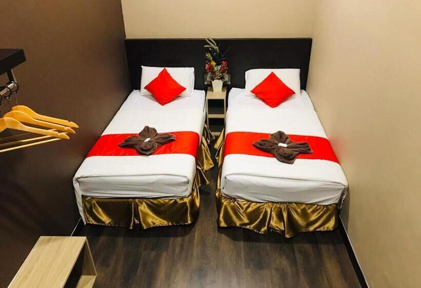 فندق Highway Times Inn