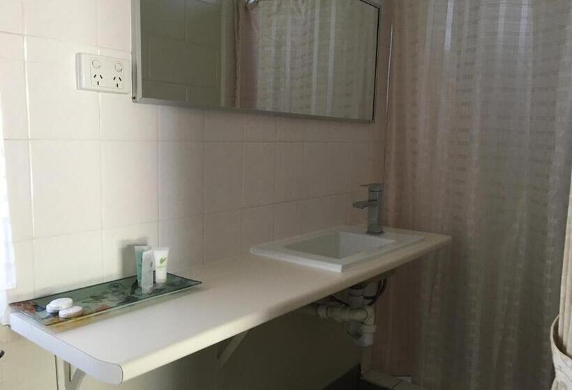 מוטל Plantation Park Motor Inn