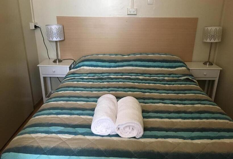 מוטל Plantation Park Motor Inn