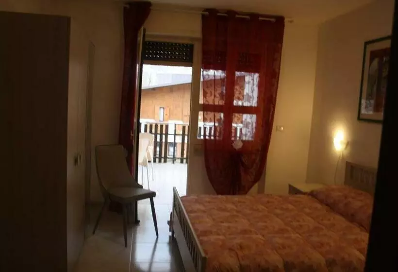 ペンション Affittacamere La Genzianella