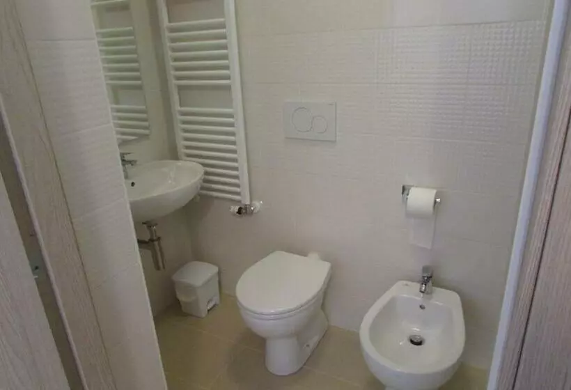 ペンション Affittacamere La Genzianella