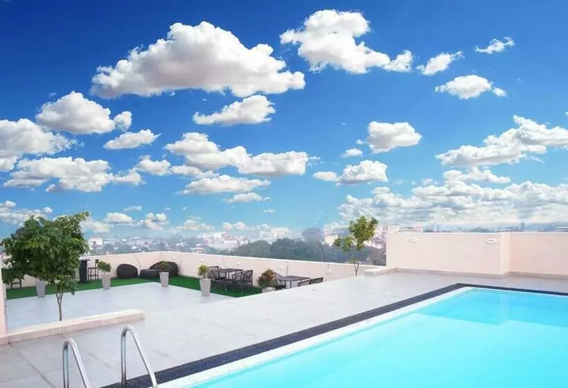 Spacious Luxury Apartment In Relaxing Homey Env