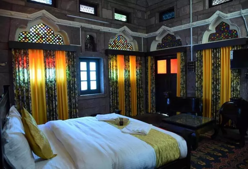تختخواب و صبحانه The Thikana Heritage