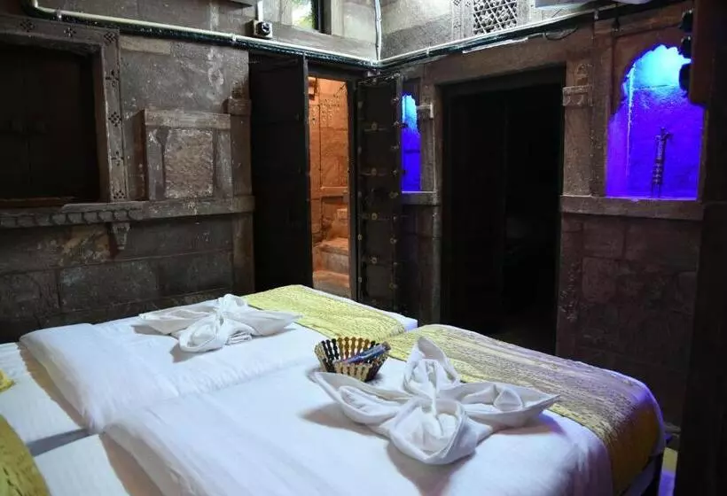 تختخواب و صبحانه The Thikana Heritage