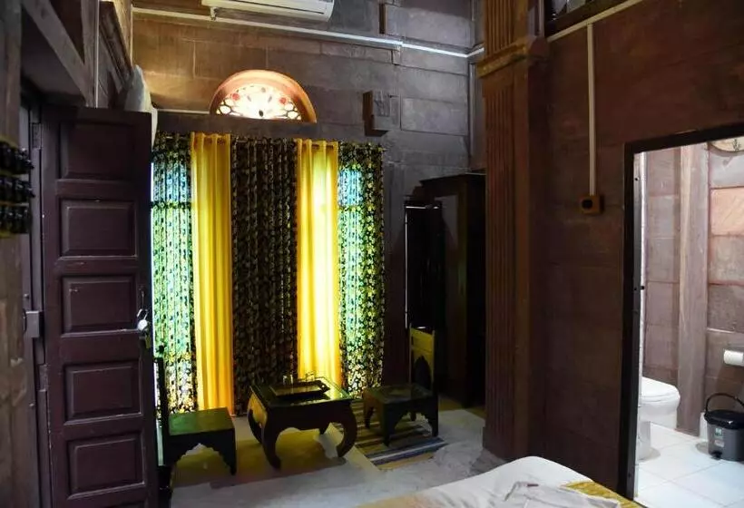 تختخواب و صبحانه The Thikana Heritage