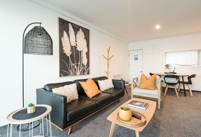 Esplanade Apartments