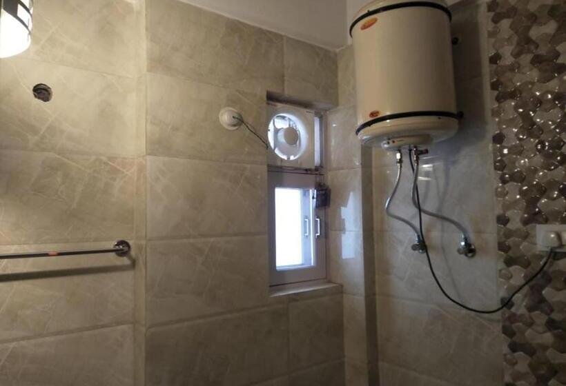 هتل Ditto Room Kufri Ashray