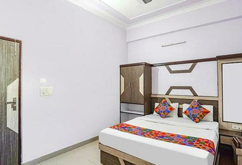 בית מלון כפרי Itsy By Treebo  Golden Bird Agra