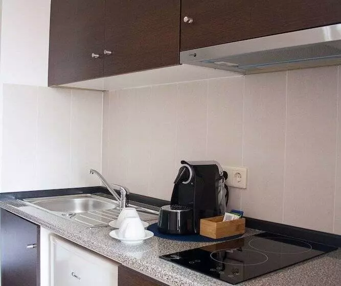 پانسیون Nations Porto   Studios & Suites