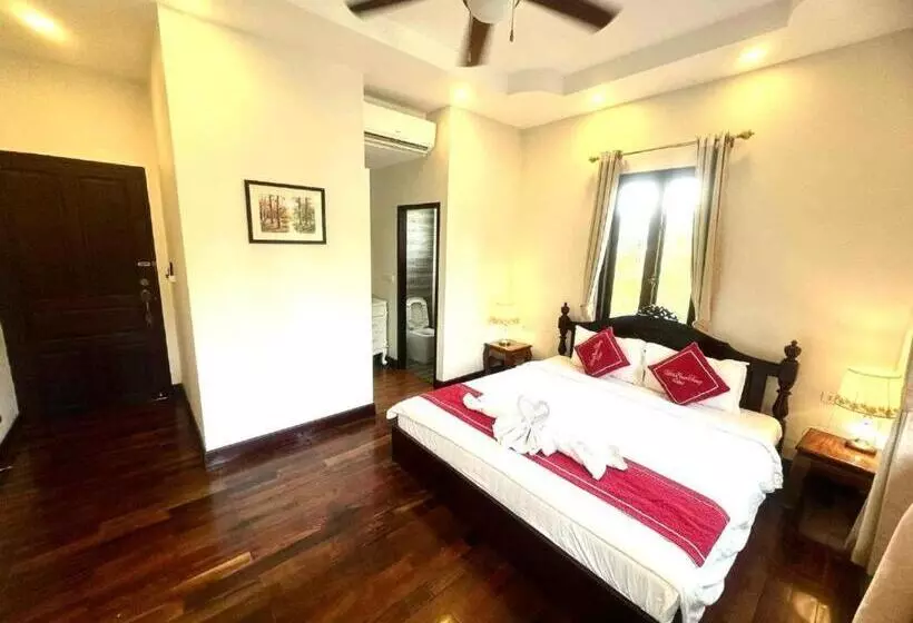 Villa Bouathong Hotels