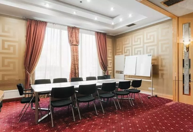 Ark Palace Hotel & Spa