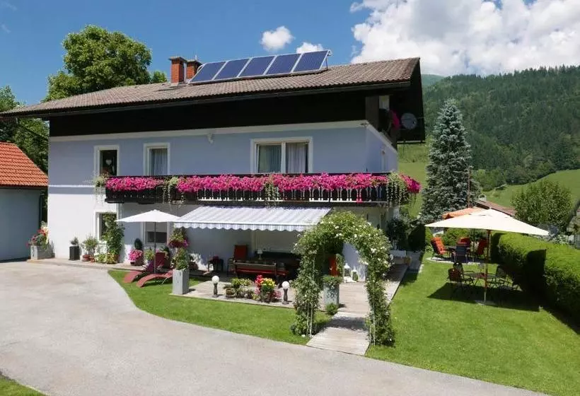 Aamiaismajoitus (B&B) Gästehaus Reicher