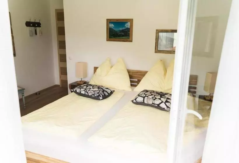 Aamiaismajoitus (B&B) Gästehaus Reicher